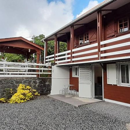 Chalet Des Laves Sainte-Rose Exterior foto